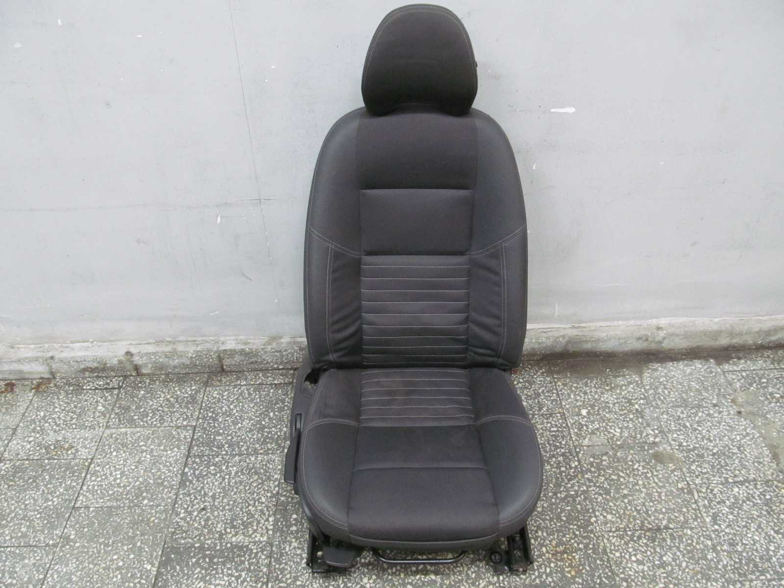 VOLVO V50 04-12 FOTEL PASAZERA PRZOD PRAWY