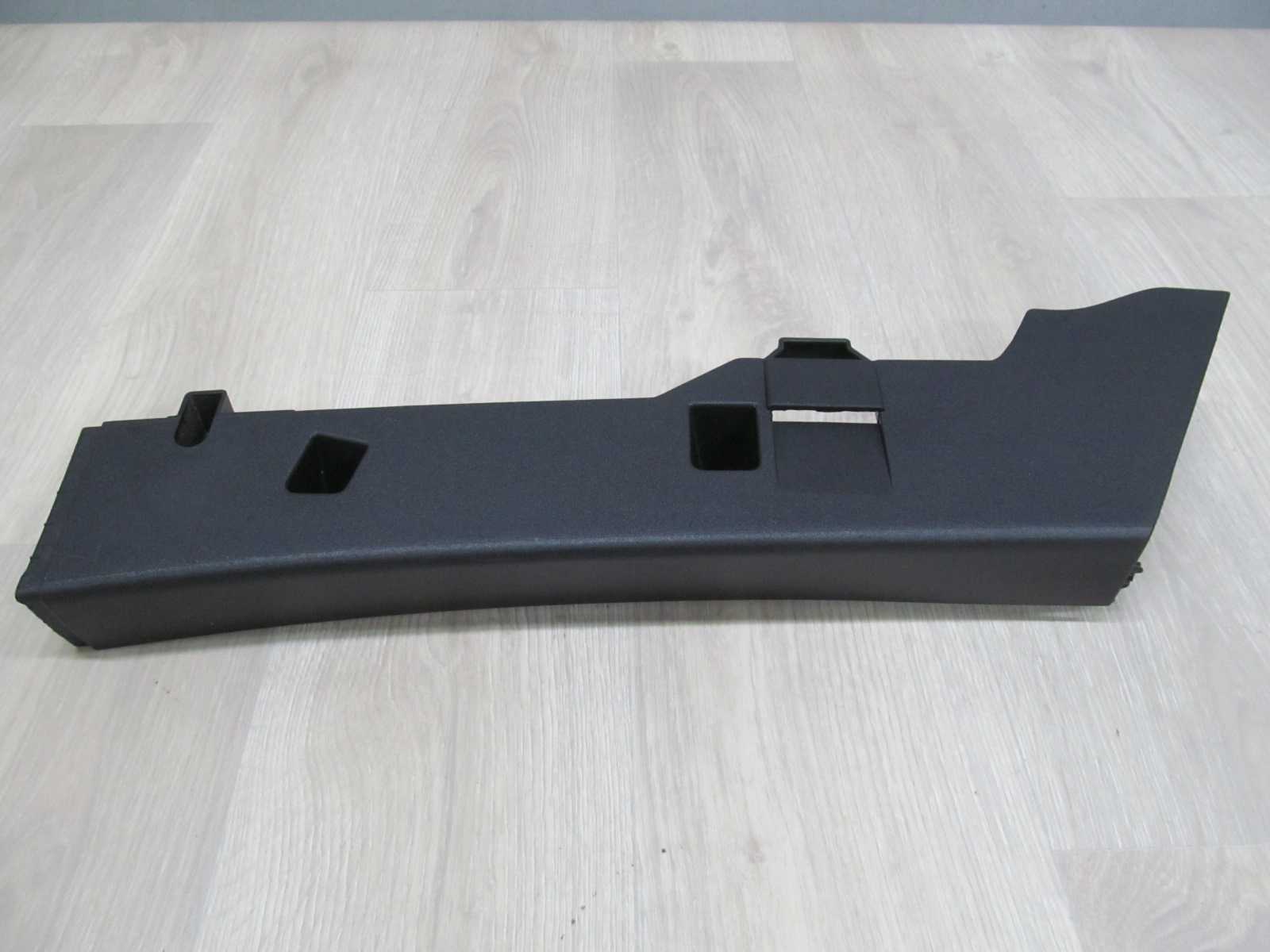 VOLVO V50 OSLONA BAGAZNIKA TYL LEWA 8663548 04-12