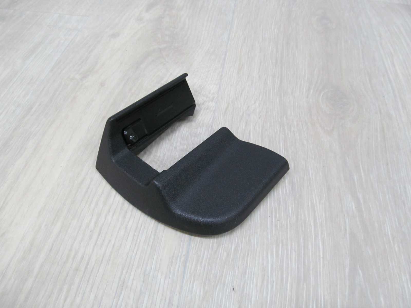 VOLVO S40 V50 OSLONA ZASLEPKA SZYN FOTELA PRAWA 08613320 04-12