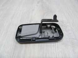 VOLVO V50 UCHWYT ZACZEP ROLETY TYL LEWY 04-12
