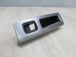 VOLVO V50 04-12 UCHWYT RACZKA DRZWI TYL PRAWY  8663819