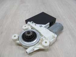 VOLVO S40 V50 04-12 SILNICZEK SZYBY PRZOD PRAWY 30737681