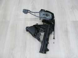 VOLVO S40 V50 04-13 UCHWYT PODSTAWA KLAMKI PRZOD LEWY 30699109