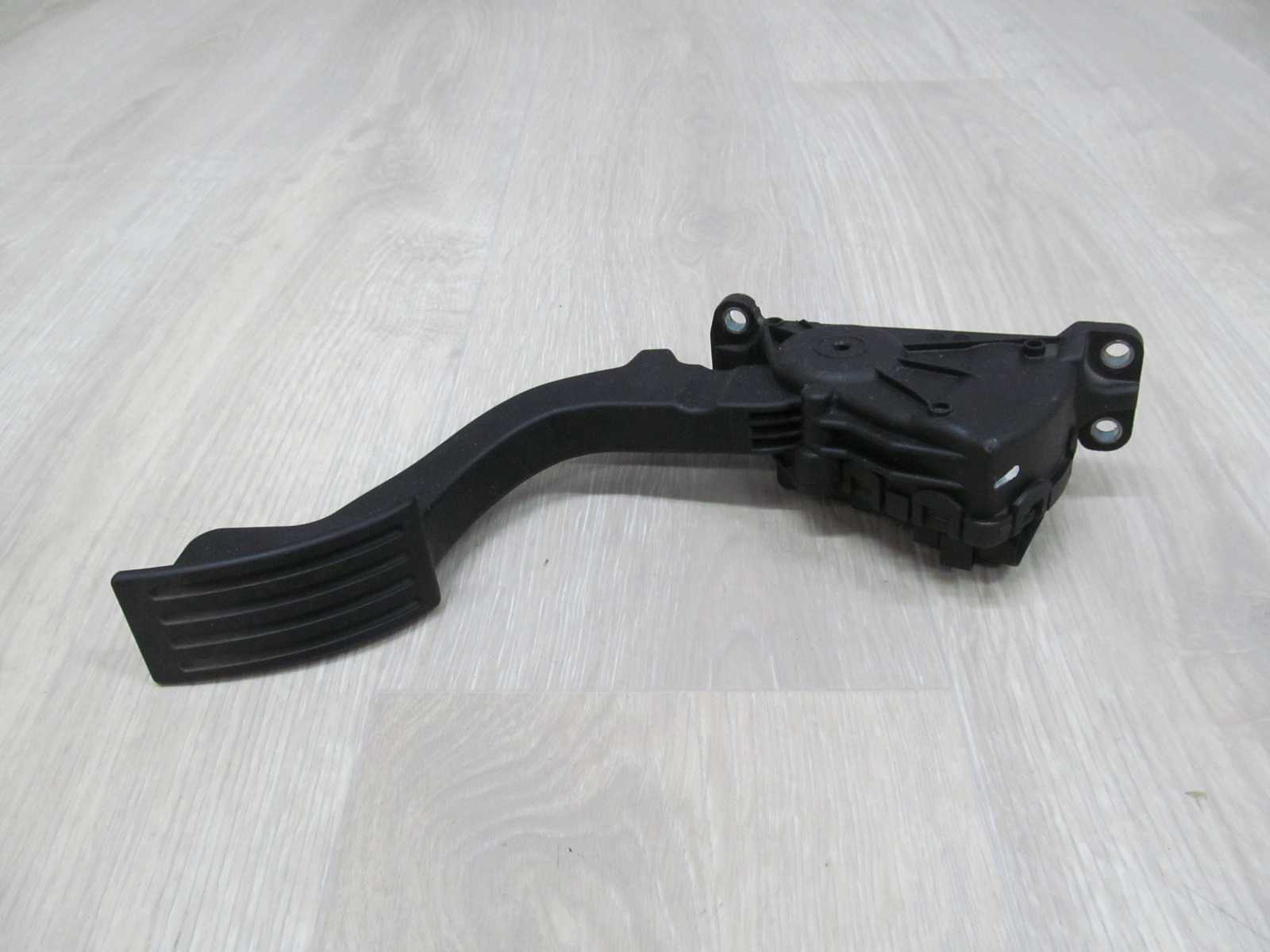 VOLVO C30 S40 V50 C70 2.0 D 04-12 PEDAL POTENCJOMETR GAZU 4M51-9F836-AH