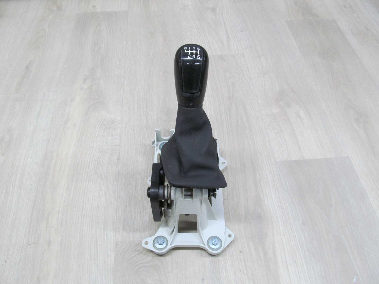 VOLVO C30 S40 V50 2.0 D 06-13 WYBIERAK LEWAREK ZMIANY BIEGOW 30735291