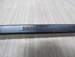 VOLVO S40 V50 04-12 RAMIE RAMIONA WYCIERACZEK 30698250 30698249