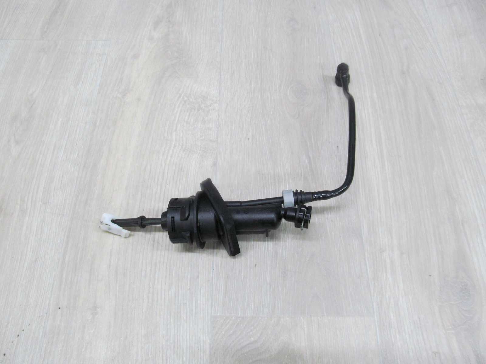 VOLVO S40 V50 2.0 D POMPKA SPRZEGLA 3M51-7A543-AE 04-12