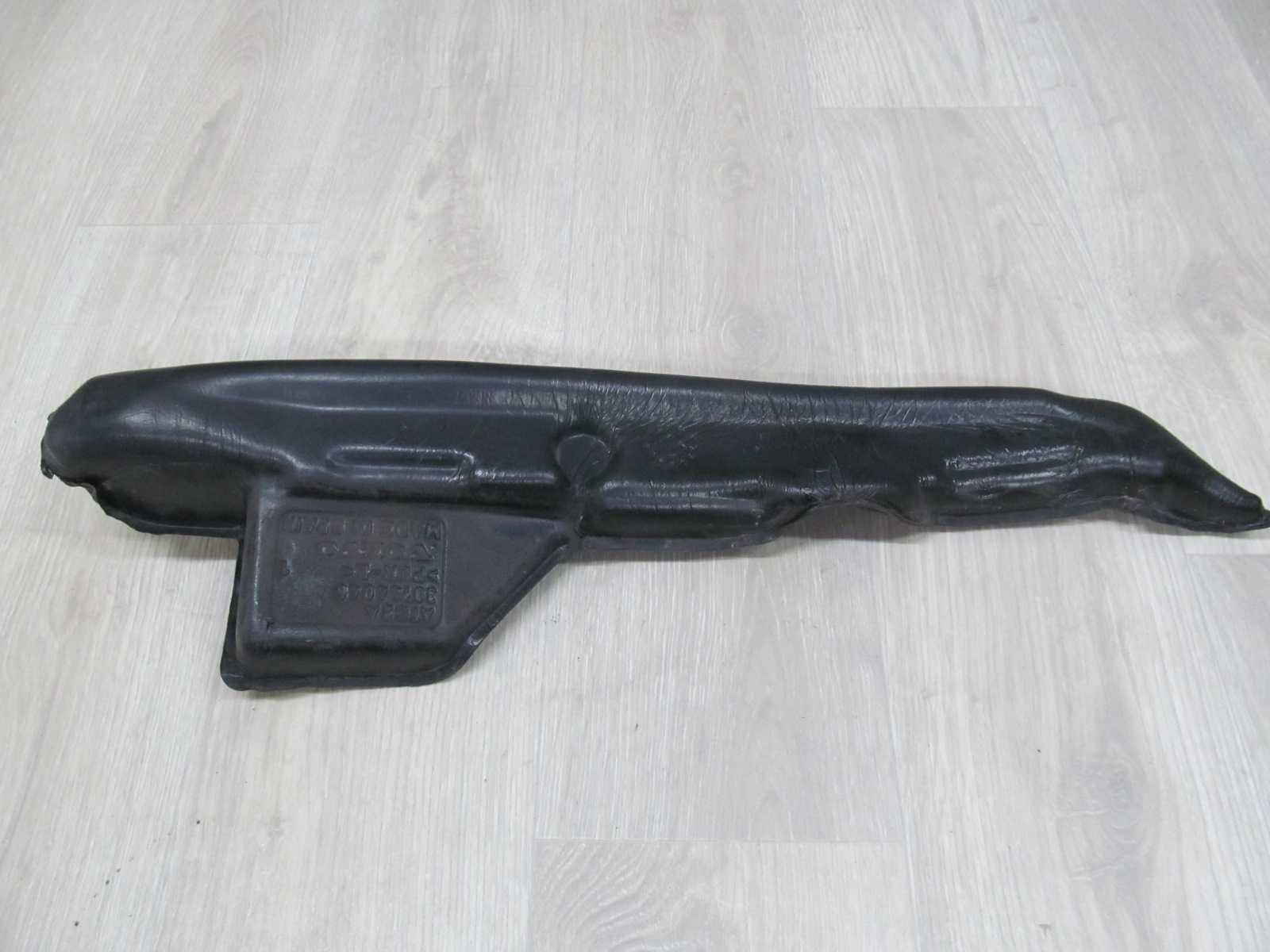 VOLVO V50 S40 04-12 OSLONA BLOTNIKA WYGLUSZENIE LEWA 30744046