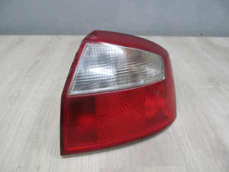 AUDI A4 B6 SEDAN LAMPA TYLNA TYL PRAWA 8E0945096 01-05