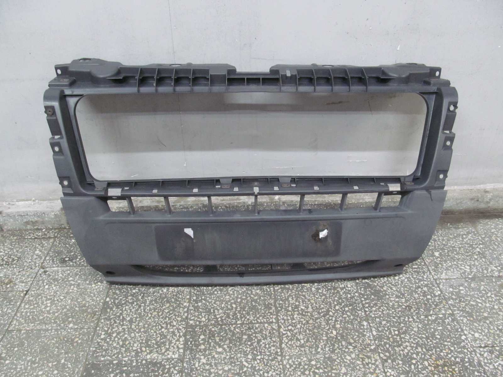 DUCATO BOXER ZDERZAK PRZOD SRODEK 1305760070 06-14