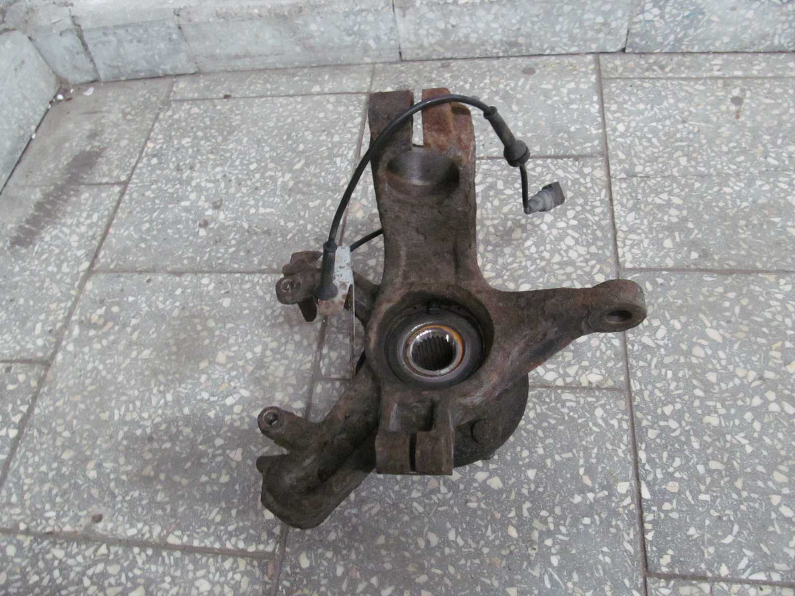 FORD FOCUS MK1 1.8 TDCI PIASTA ZWROTNICA PRZOD PRAWY