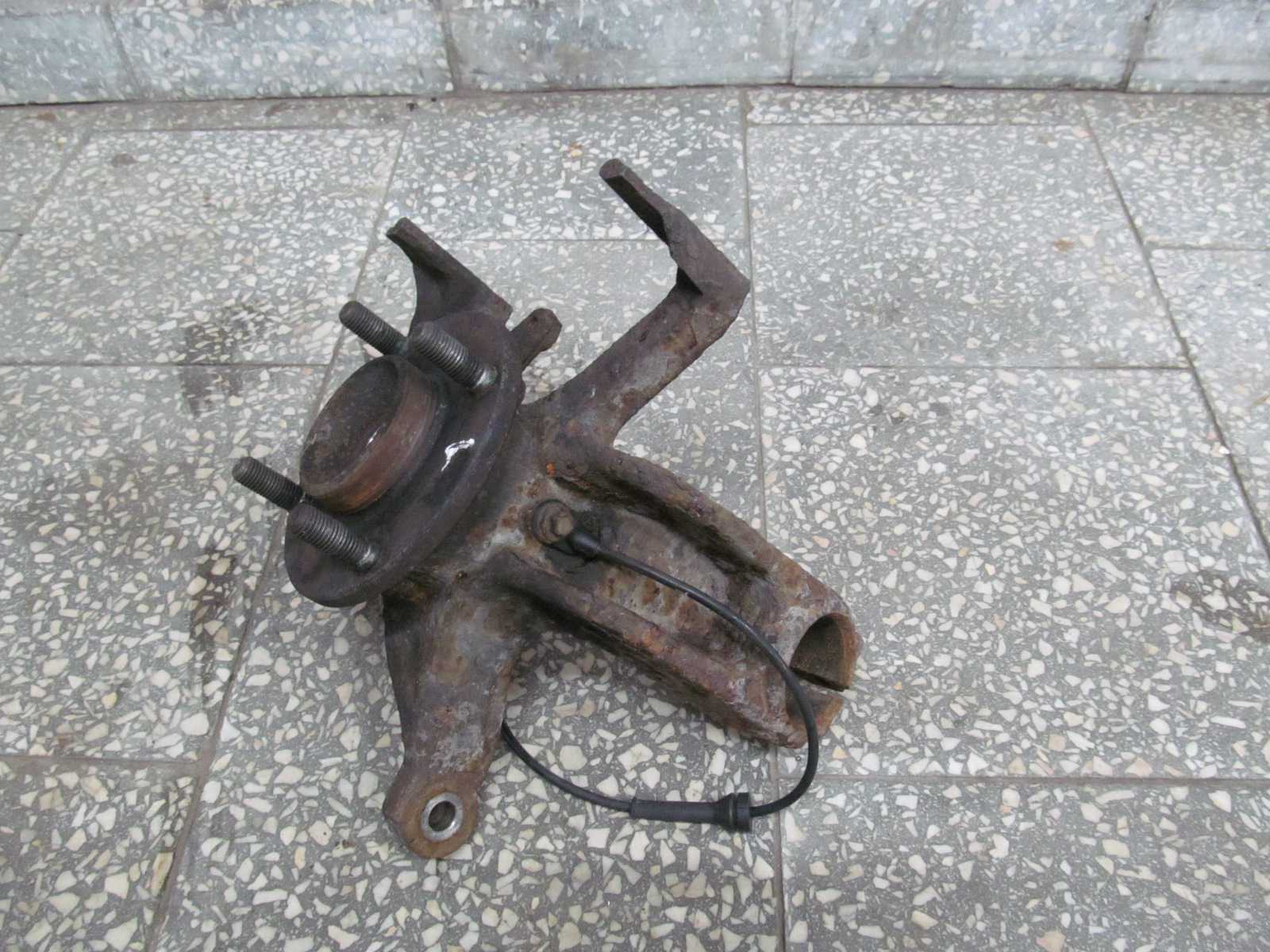 FORD FOCUS MK1 1.8 TDCI PIASTA ZWROTNICA PRZOD LEWY
