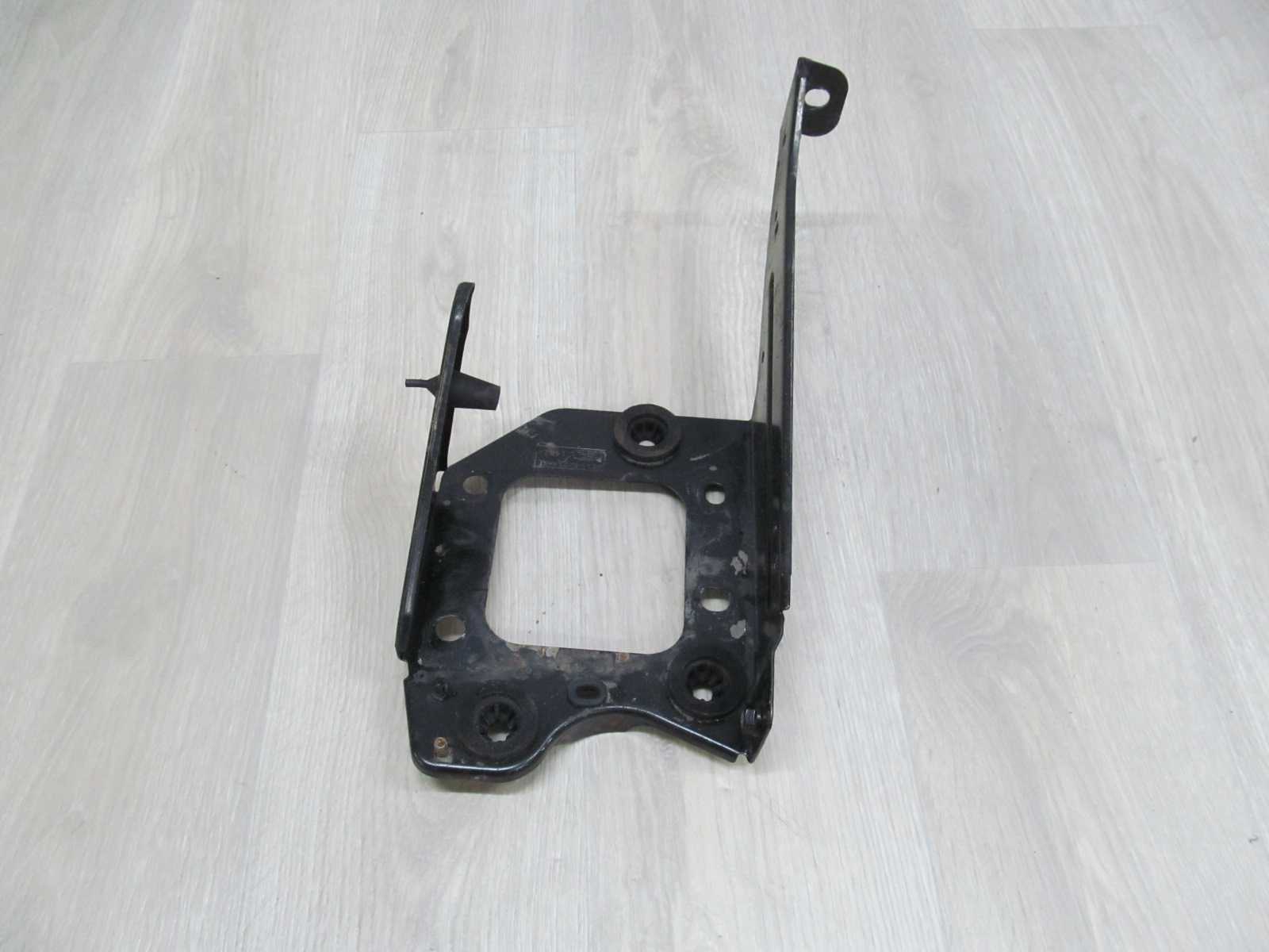 FORD FOCUS MK1 PODSTAWA MOCOWANIE FILTRA POWIETRZA XS41-6K034-AL