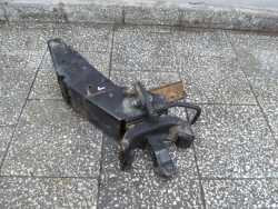 ISUZU N35 N GRAFTER LAPA PODSTAWA KABINY LEWA 07-18
