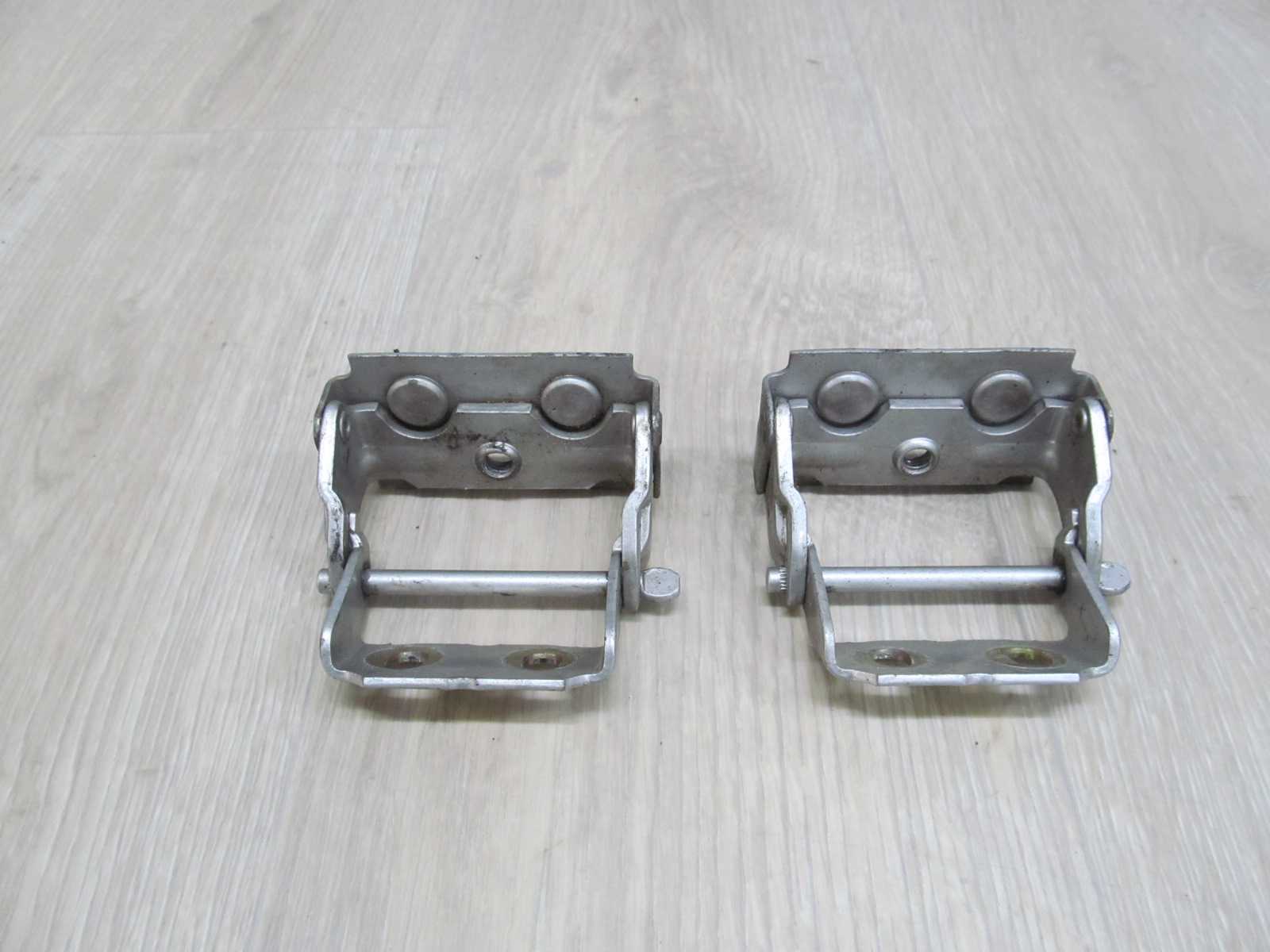 FORD FOCUS MK1 98-04 ZAWIASY KLAPY BAGAZNIKA FOCUS MK1 ZAWIASY KLAPY