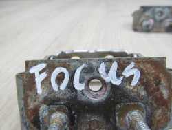 FORD FOCUS MK1 98-04 ZAWIASY KLAPY BAGAZNIKA FOCUS MK1 ZAWIASY KLAPY