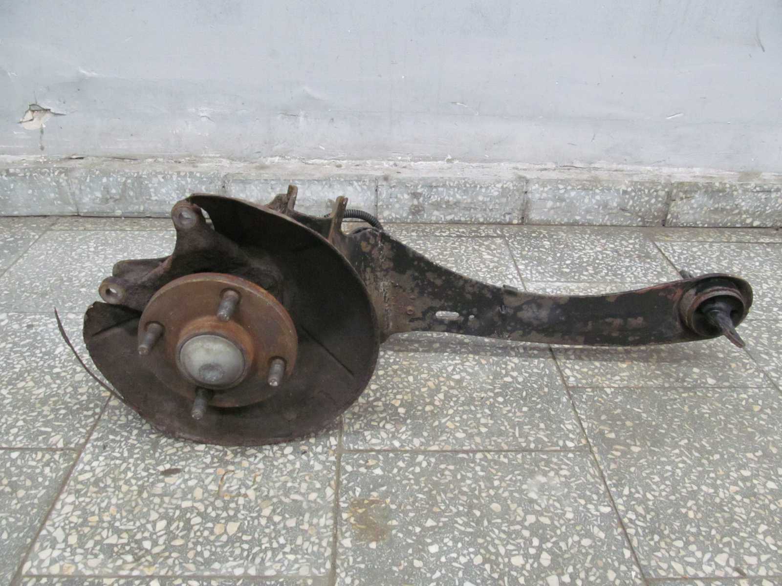 FORD FOCUS MK1 KOMBI 98-04r WAHACZ ZWROTNICA TYL PRAWY