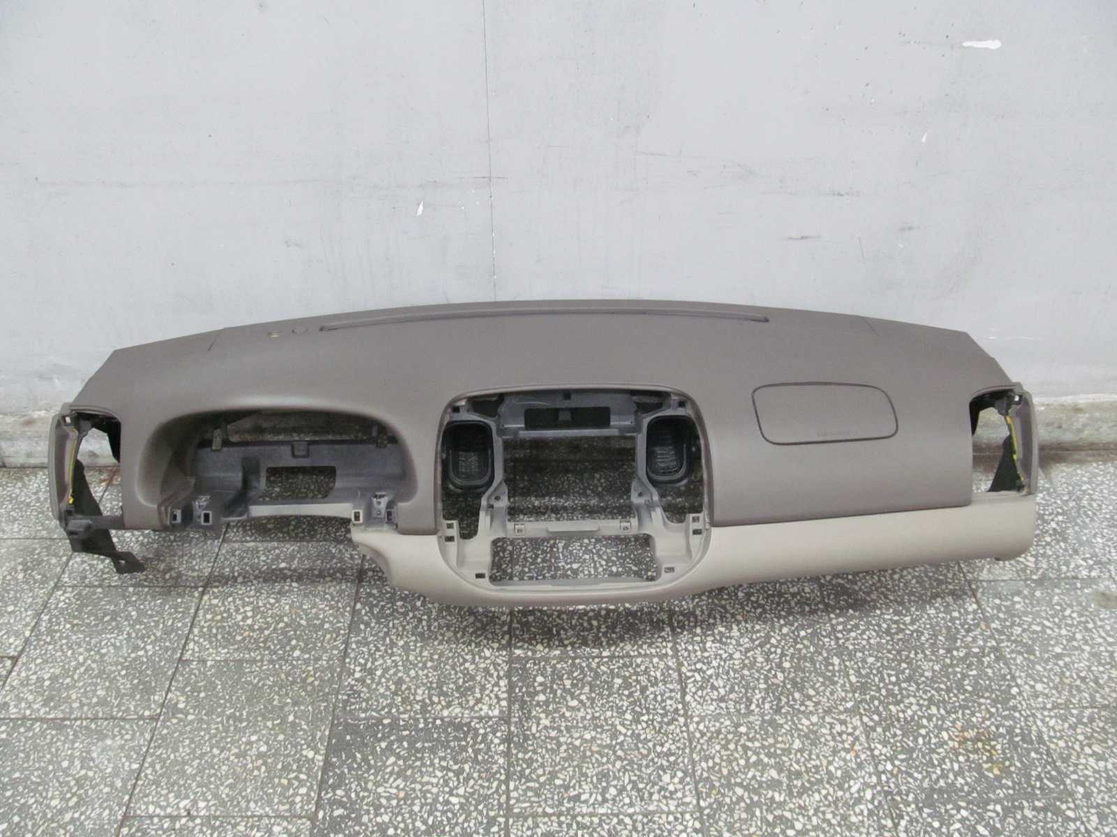 TOYOTA CAMRY VI DESKA ROZDZIELCZA KONSOLA 01-06