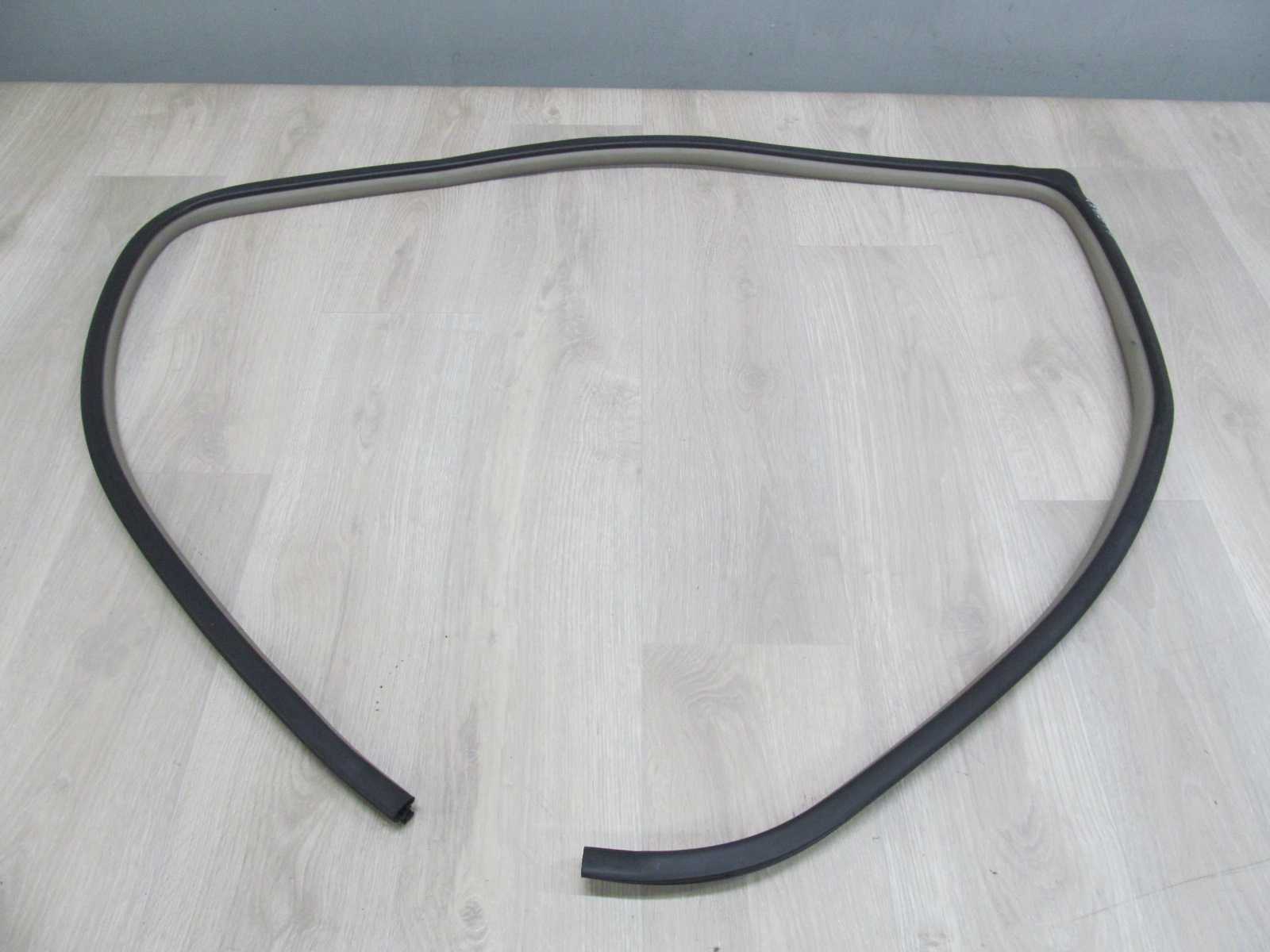 TOYOTA CAMRY VI 01-06 USZCZELKA DRZWI TYL PRAWY