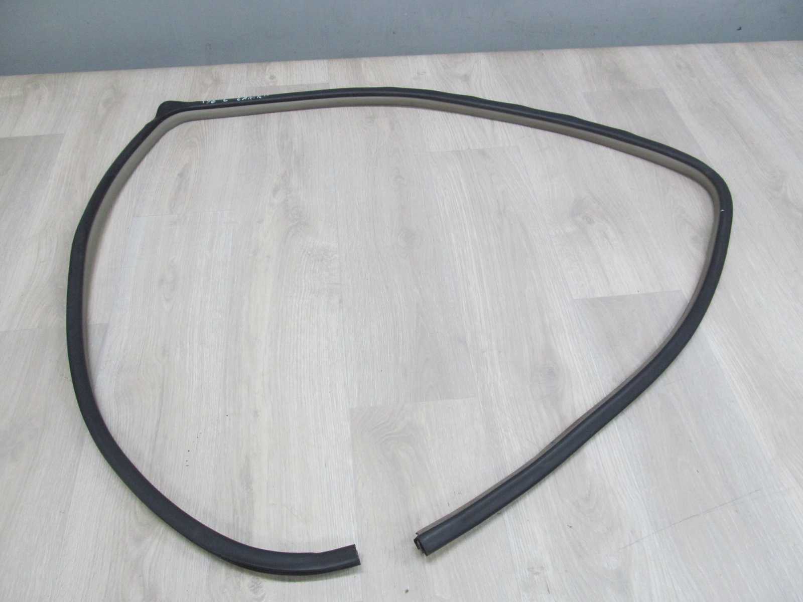TOYOTA CAMRY VI 01-06 USZCZELKA DRZWI TYL LEWY