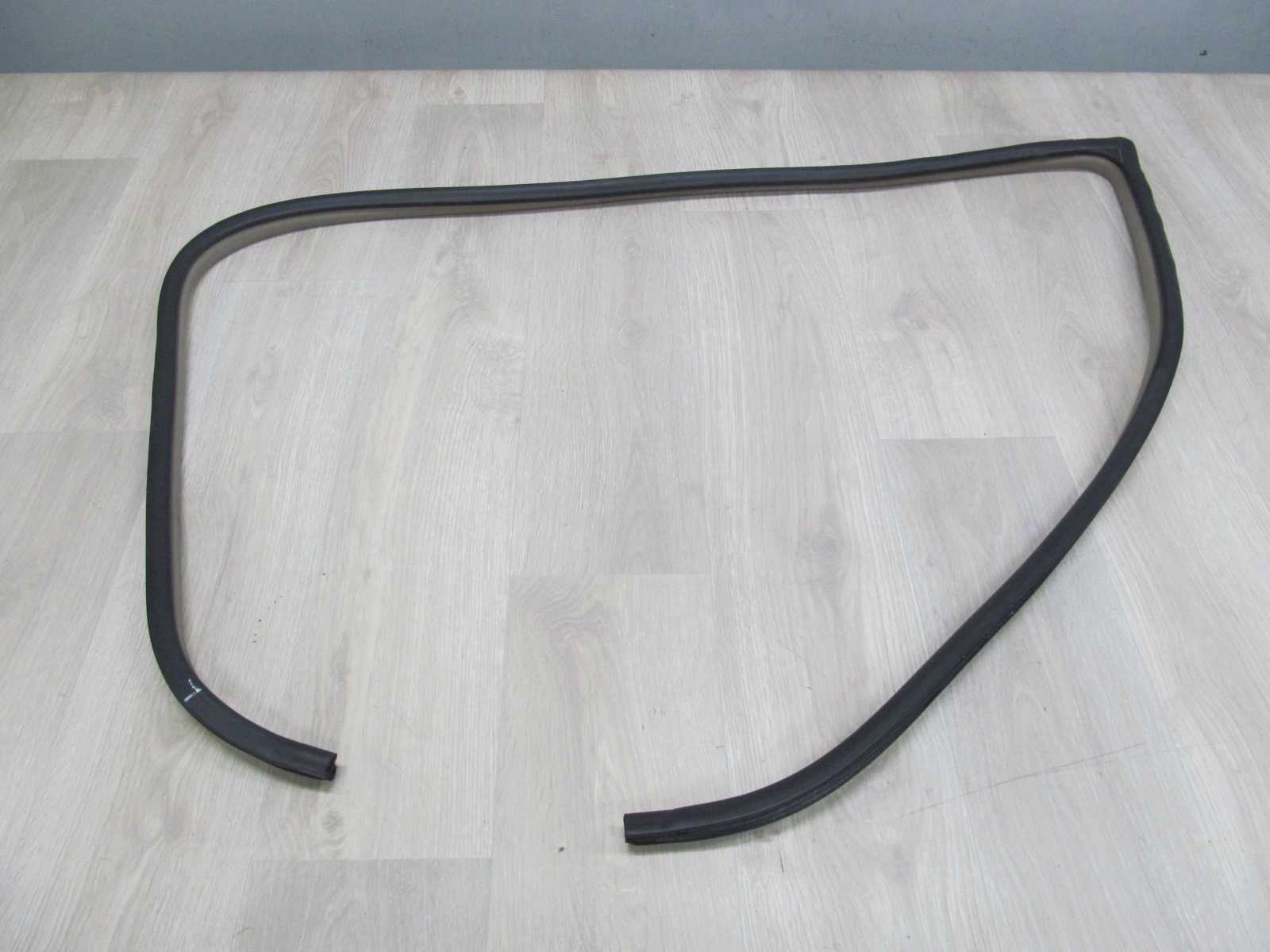 TOYOTA CAMRY VI 01-06 USZCZELKA DRZWI PRZOD LEWY