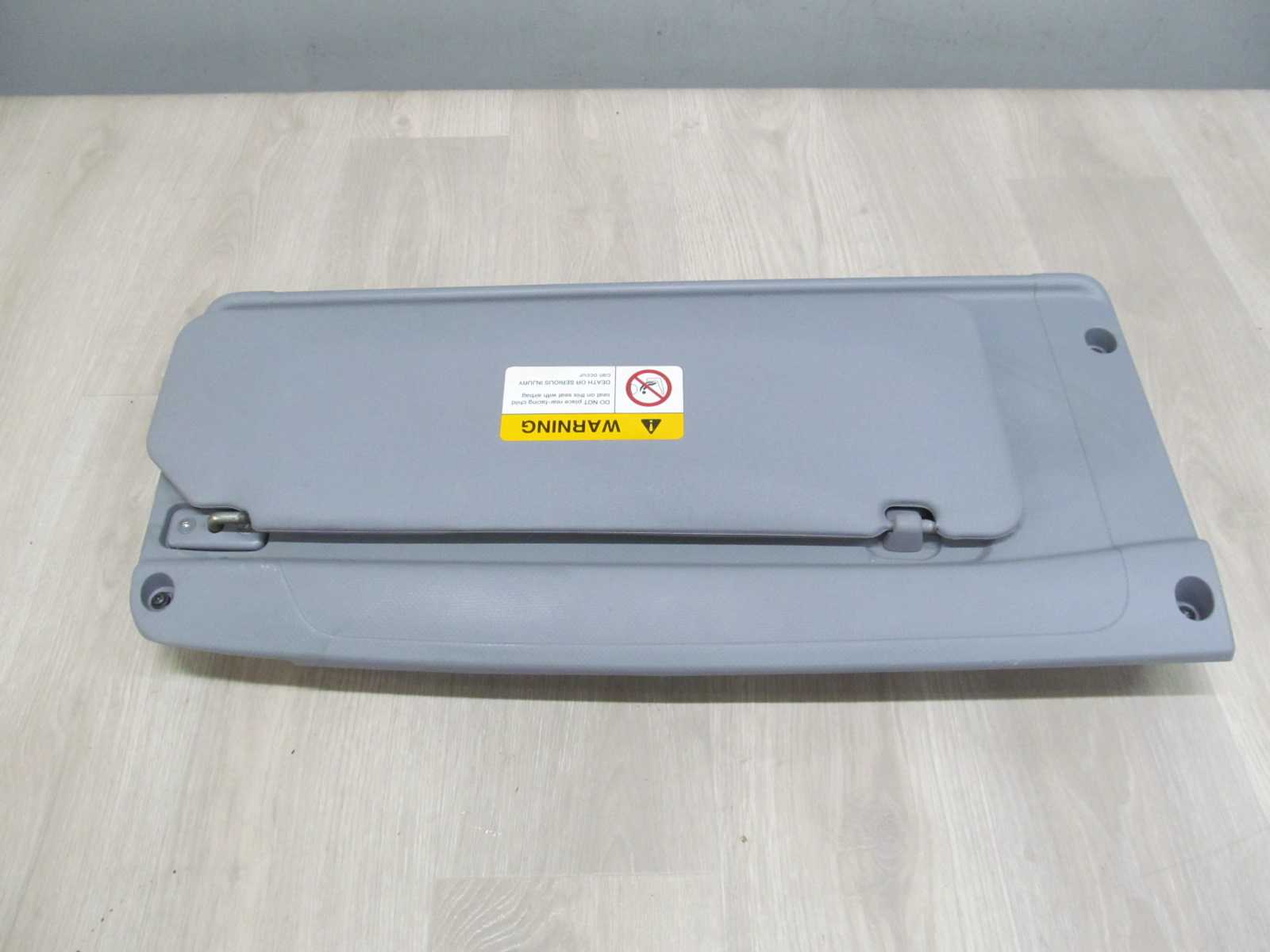 ISUZU N35 N NPR L GRAFTER DASZEK OSLONA PRZECIWSLONECZNA LEWA 07-18