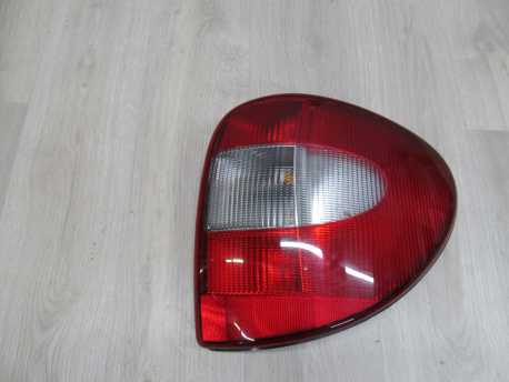 CHRYSLER GRAND VOYAGER IV LIFT LAMPA TYL PRAWA TYLNA 04-08 04857306