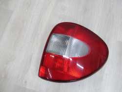 CHRYSLER GRAND VOYAGER IV LIFT LAMPA TYL PRAWA TYLNA 04-08 04857306