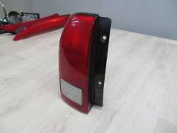 SUZUKI GRAND VITARA LAMPA TYL LEWA 01-05