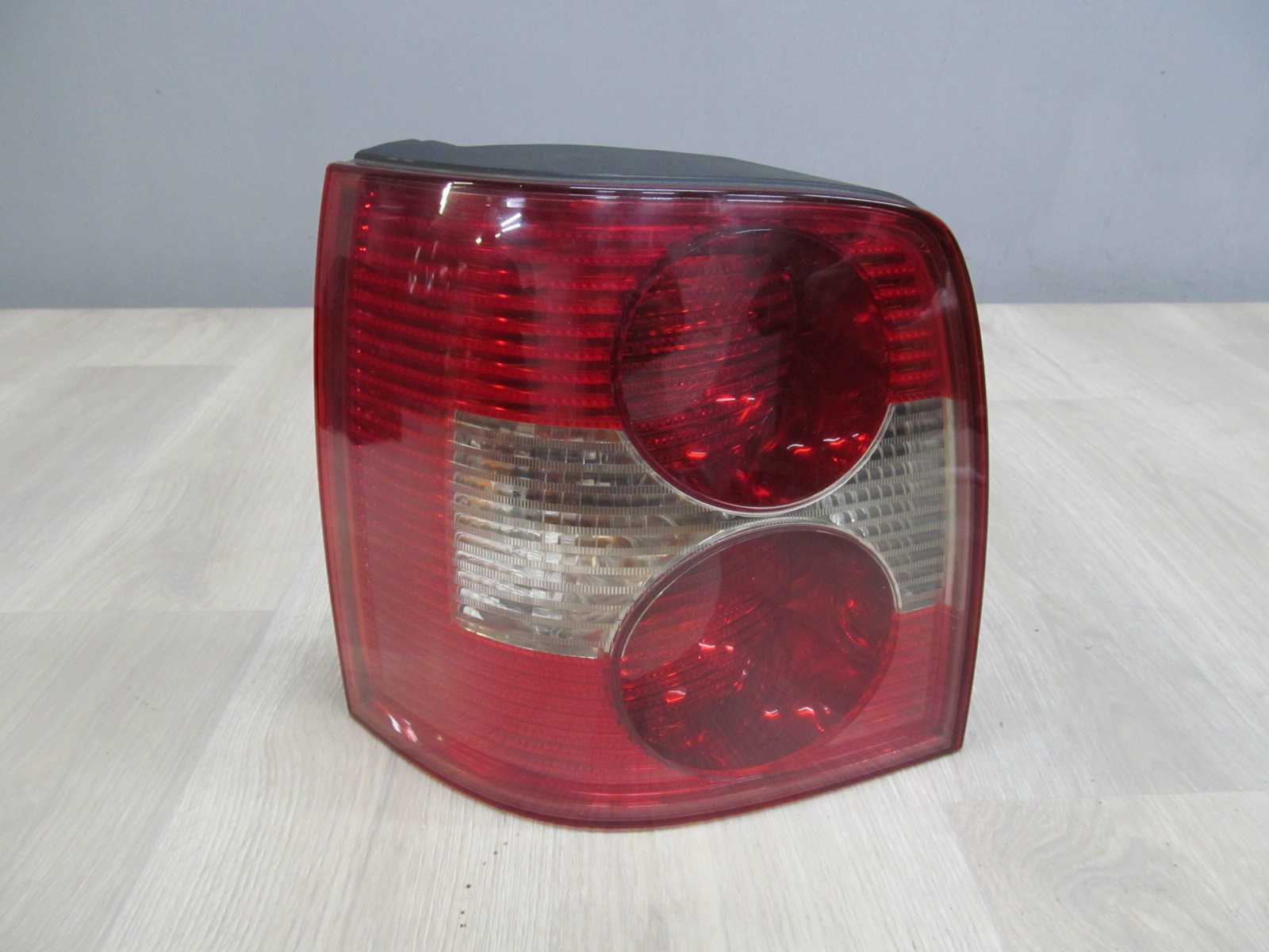 VW PASSAT B5 KOMBI LIFT FL LAMPA TYL LEWA 3B9945095 00-05