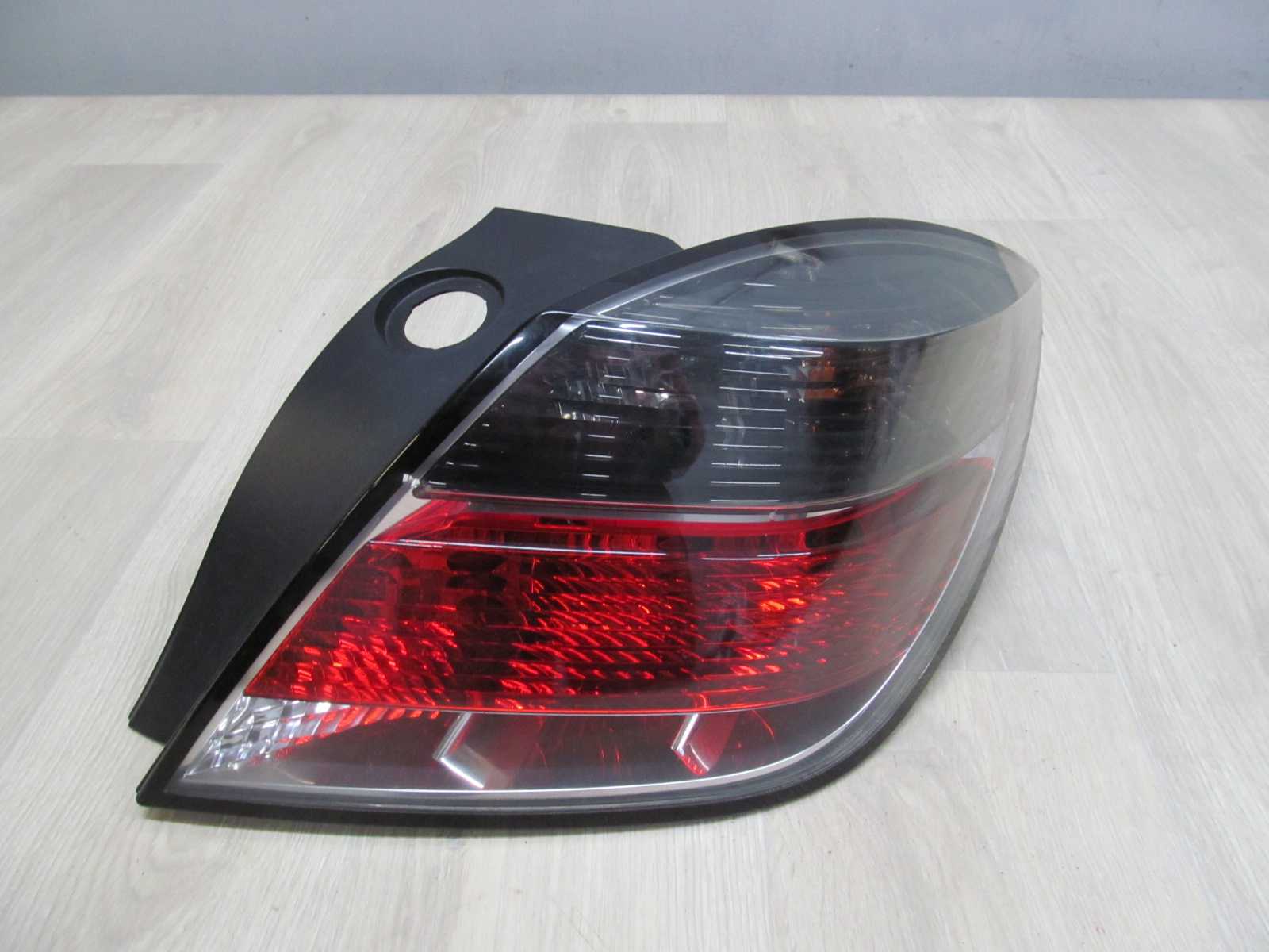 OPEL ASTRA H HB GTC SRI LAMPA TYL PRAWA 342691834 24451834