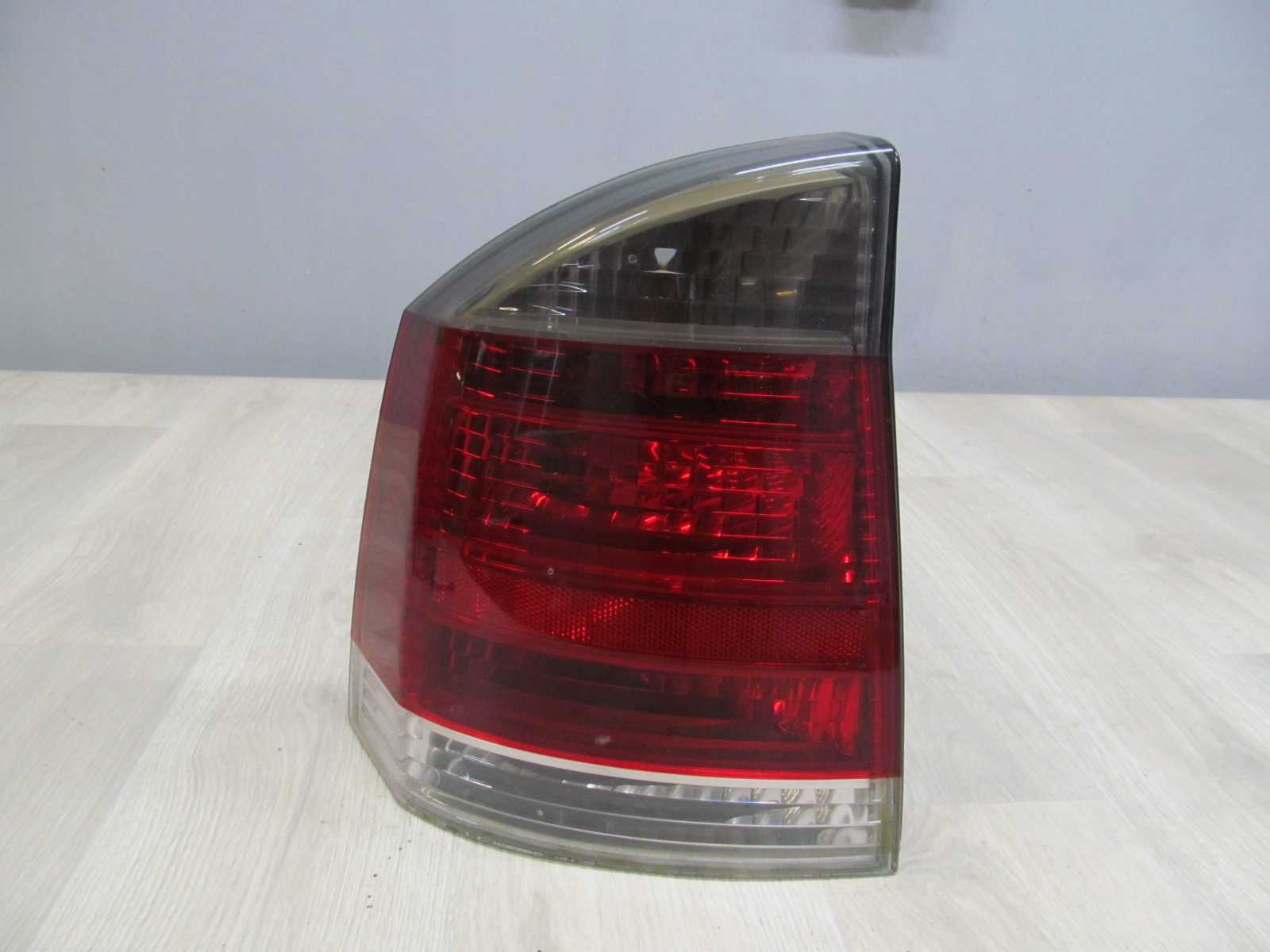 OPEL VECTRA C GTS SRI HB 02-08 LAMPA TYL LEWA 13157646