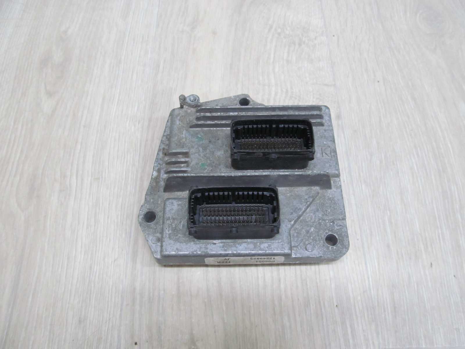 OPEL CORSA MERIVA Z16XE KOMPUTER STEROWNIK 12249823 FFFA MT35E