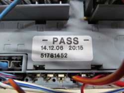 FIAT PANDA 500 07-15 SKRZYNKA BEZPIECZNIKOW 51781452