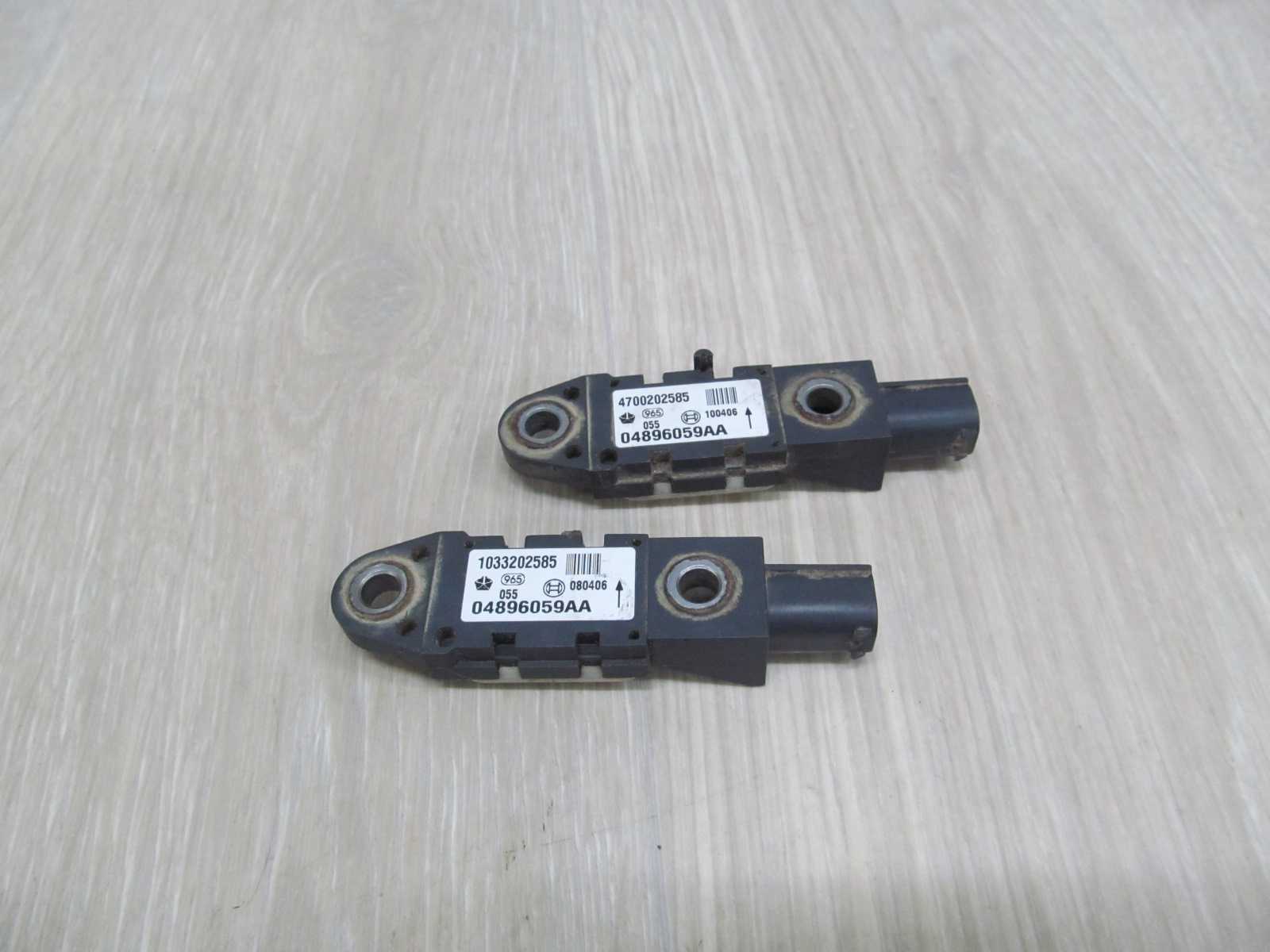 CHRYSLER GRAND VOYAGER IV CZUJNIK UDERZENIA PRZOD 04896059AA