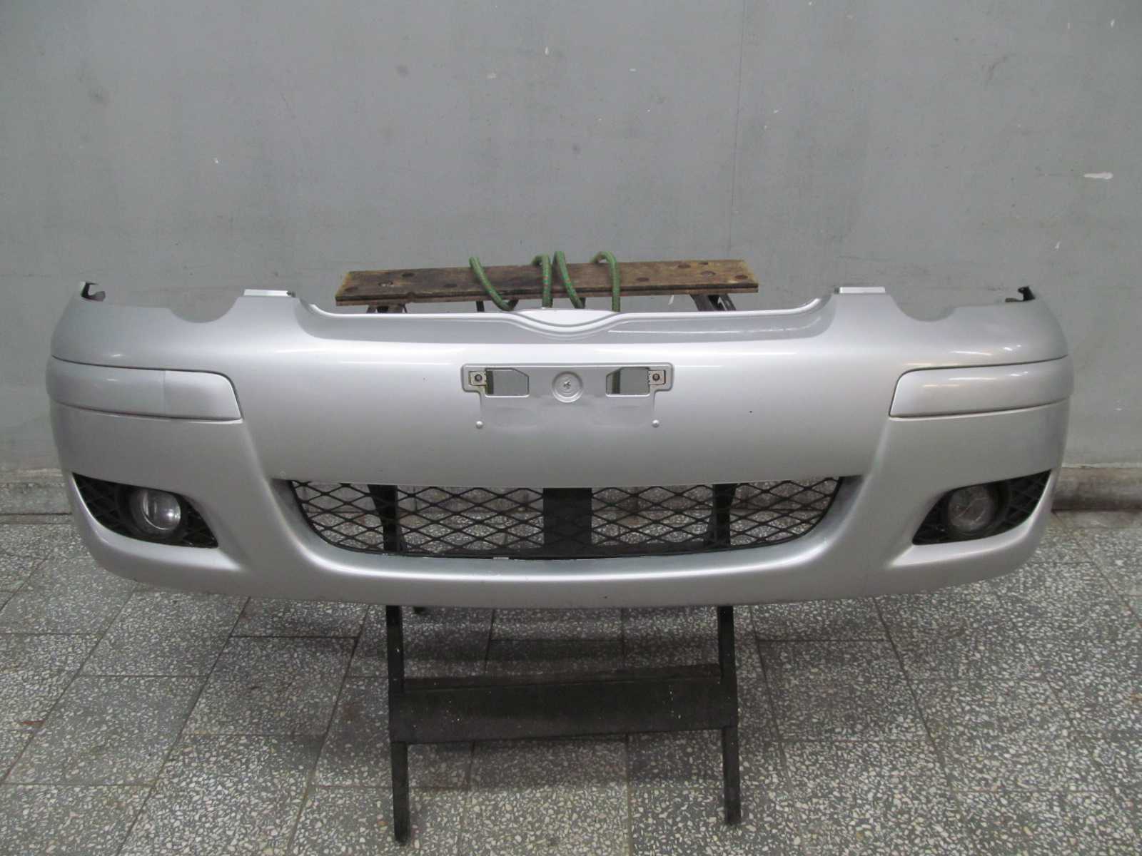 TOYOTA YARIS LIFT ZDERZAK PRZOD HALOGENY KPL 1E7 03-06