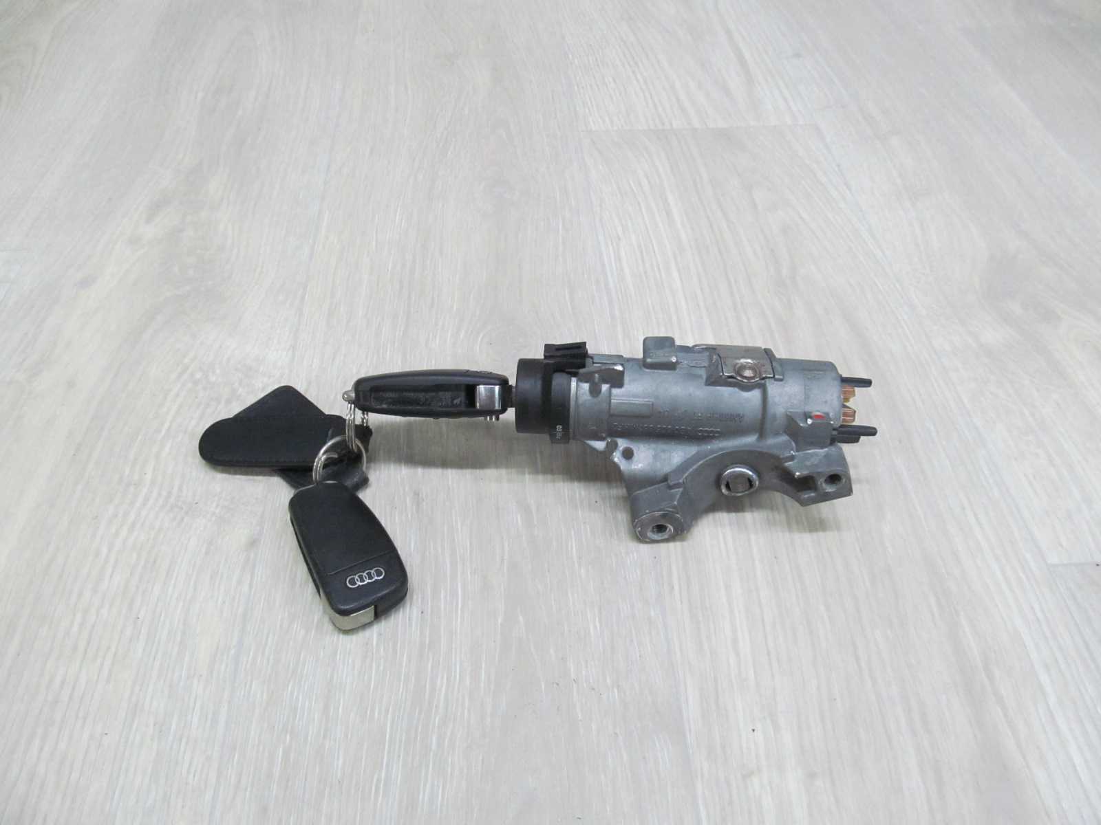 AUDI A4 B7 STACYJKA 2X KLUCZYK KOSTKA 4B0905851M 4B0905849 04-11