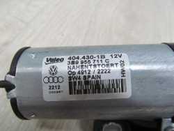 VW PASSAT B5 A4 B5 KOMBI SILNIK WYCIERACZKI TYL 3B9955711C