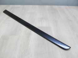 VOLVO S60 V70 LIFT 04- LISTWA DOLNA DRZWI PRZOD PRAWA 30648374 467-46