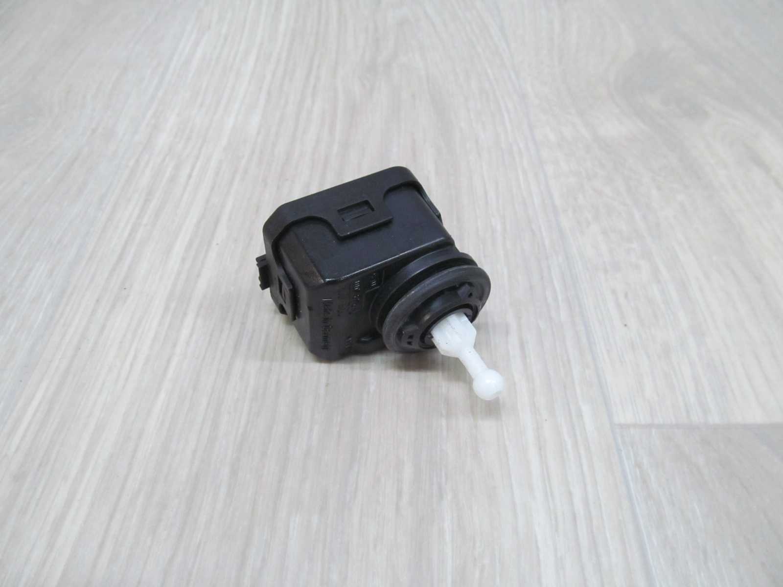 VW SEAT AUDI SKODA SILNICZEK REGULACJI LAMP XENON 1J0941295C 00-10