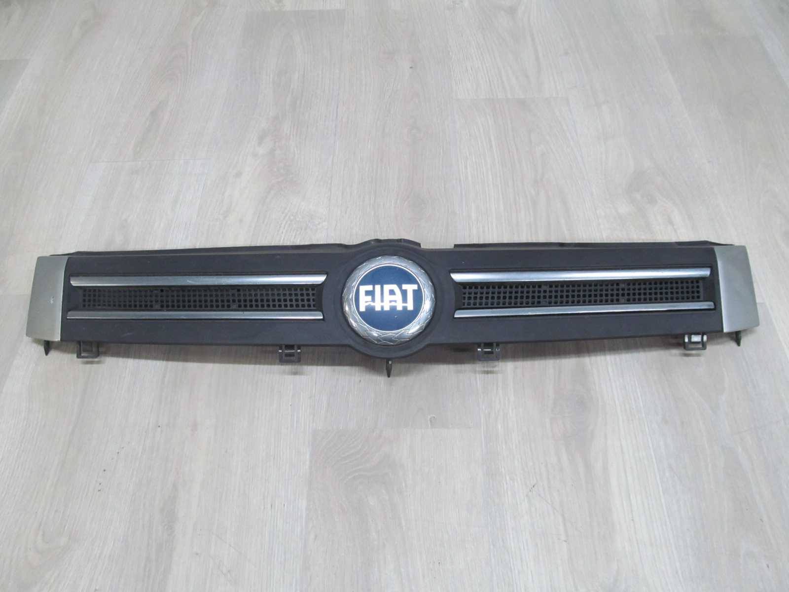 FIAT PANDA II ATRAPA CHLODNICY 735353899 03-06