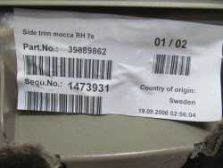 VOLVO XC90 LIFT BOCZEK TAPICERKA BAGAZNIKA TYL PRAWY 39889862 BEZ 06-14