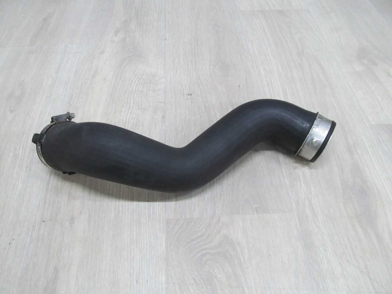 AUDI A4 B7 2.0 TDI RURA WAZ PRZEWOD POWIETRZA INTERCOOLERA 8E0145737F