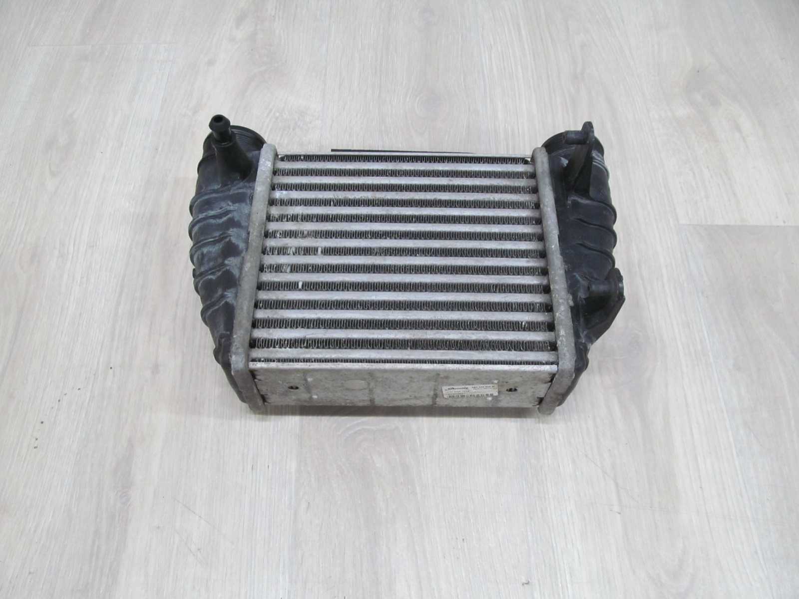 AUDI A4 B7 TFSI CHLODNICA INTERCOOLER 8E0145806M PRAWY 0407
