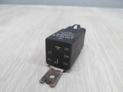 MERCEDES VITO W639 2.2 CDI PREKAZNIK WENTYLATORA A0035421919 N0338002 03-10