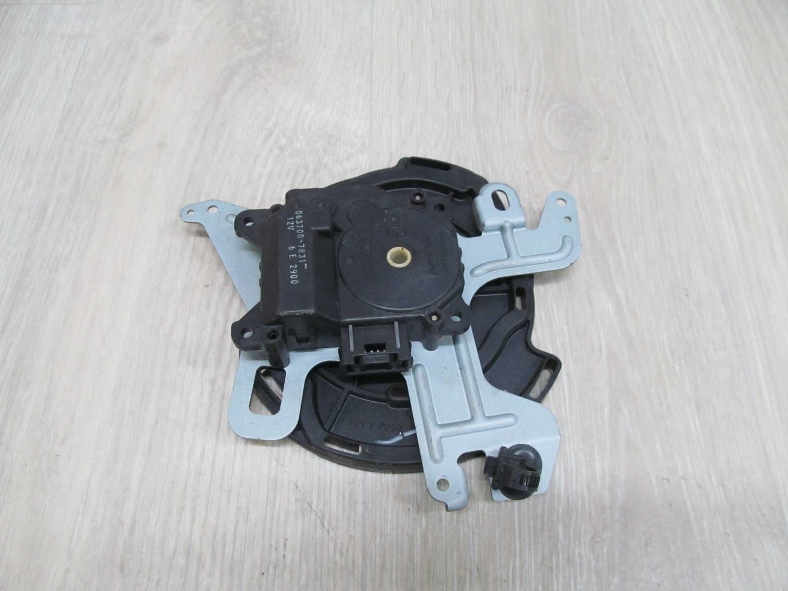 TOYOTA CAMRY VI 01-06 SILNICZEK NAGRZEWNICY 063700-7831