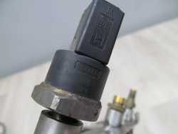 AUDI VW 2.0 TFSI LISTWA WTRYSKOWA CZUJNIK 06F133317L 06D906051A