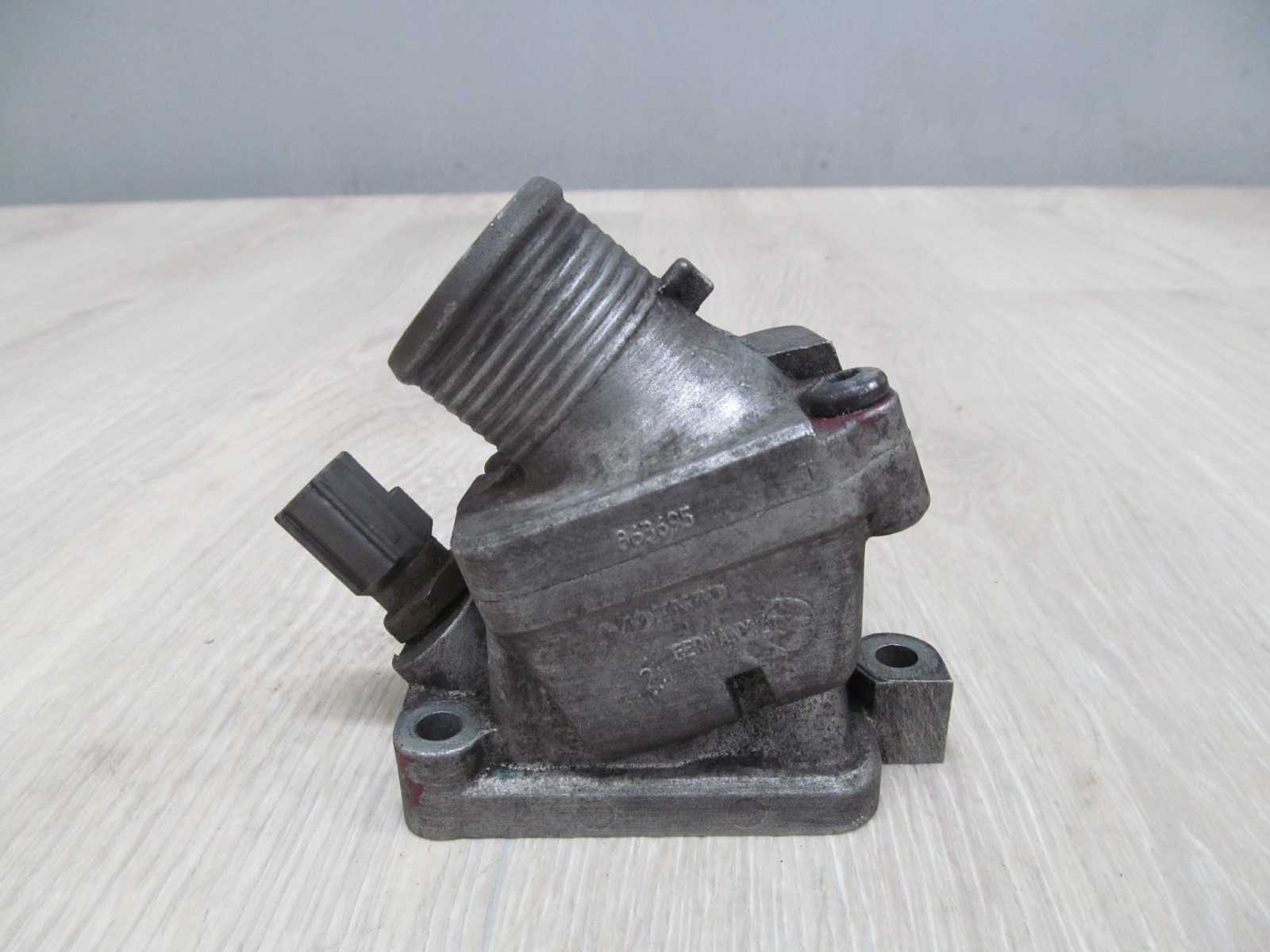 VOLVO S60 S80 V70 XC 2.4 D5 00- OBUDOWA TERMOSTATU 863695