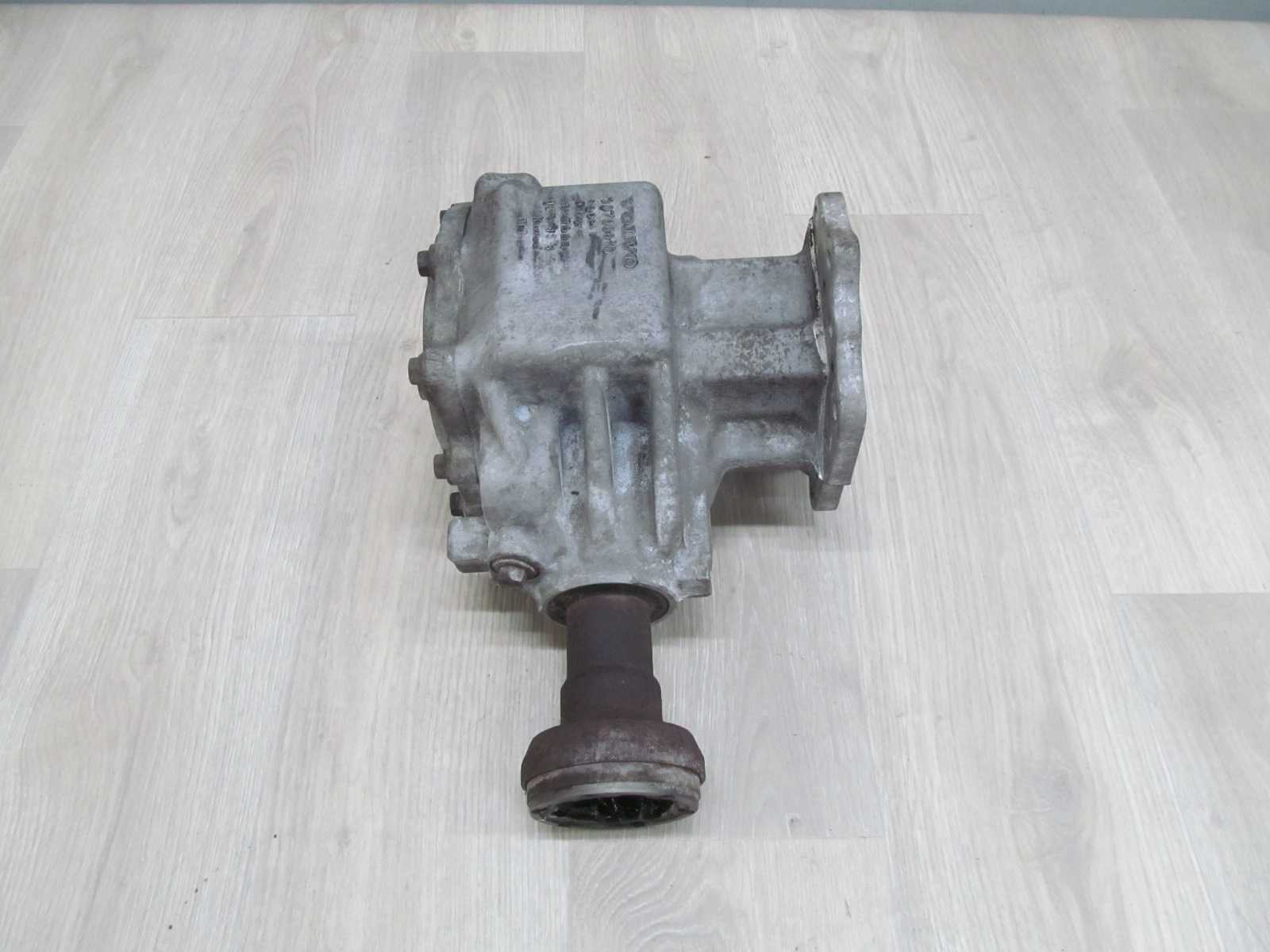 VOLVO XC90 2.4 D5 REDUKTOR PRZEKLADNIA KATOWA 30700016 02-14