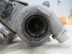 VOLVO XC90 I S80 II V70 III 2.4 D5 06-13 TURBOSPREZARKA TURBO 30757080